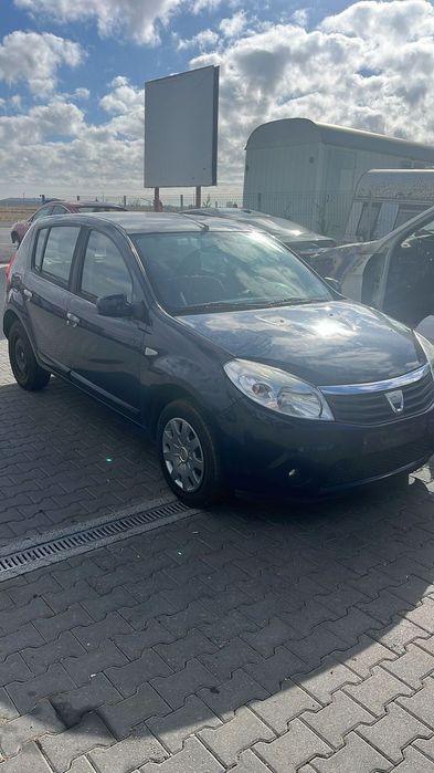 Dezmembram Dacia Sandero 1.2 benzina din 2011