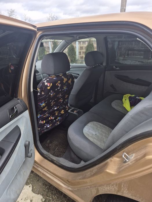 Vând skoda fabia 1.4 benzina an 2002