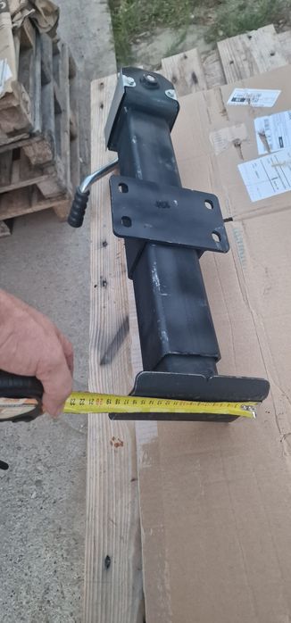 Picior sprijin remorca 8 tone import Germania pret 800 lei cu tva se p