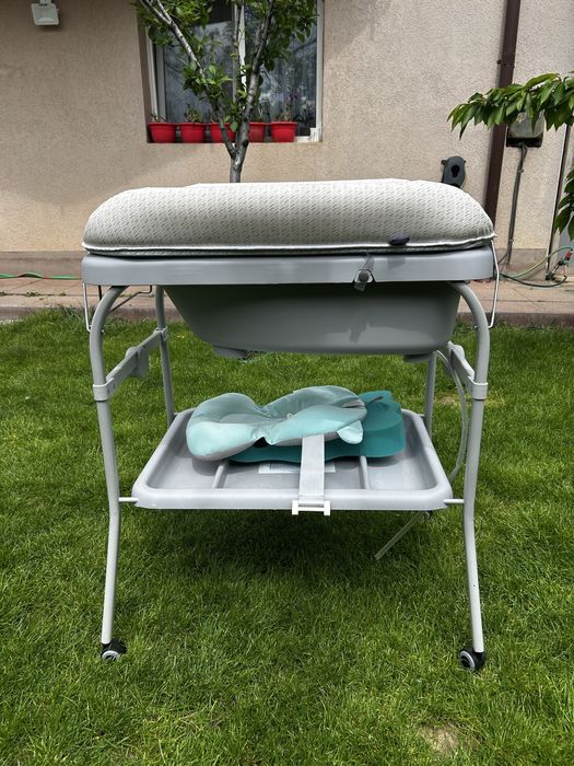 2 în 1. Cădiță și măsuță de înfășat  Chicco