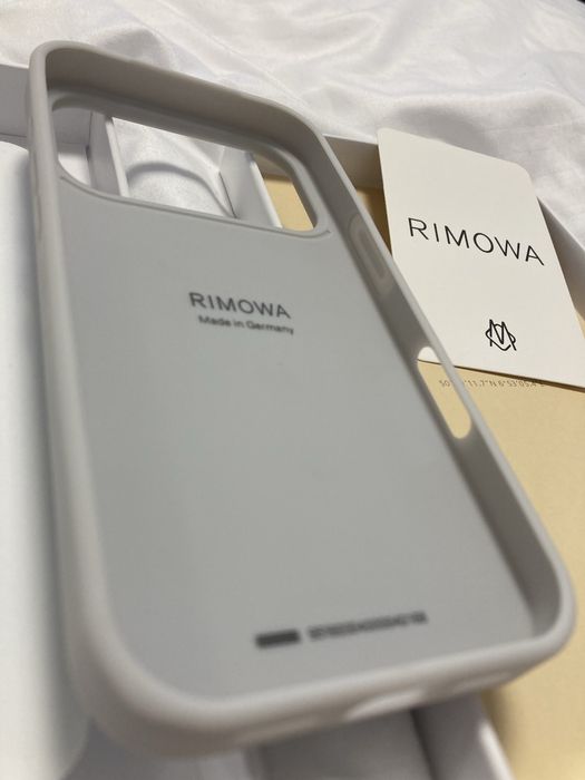 Rimowa Silver iPhone 17 Pro Case ( husa) (carcasa) ( gri)