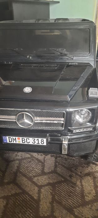 Детская машинка на аккумуляторе.