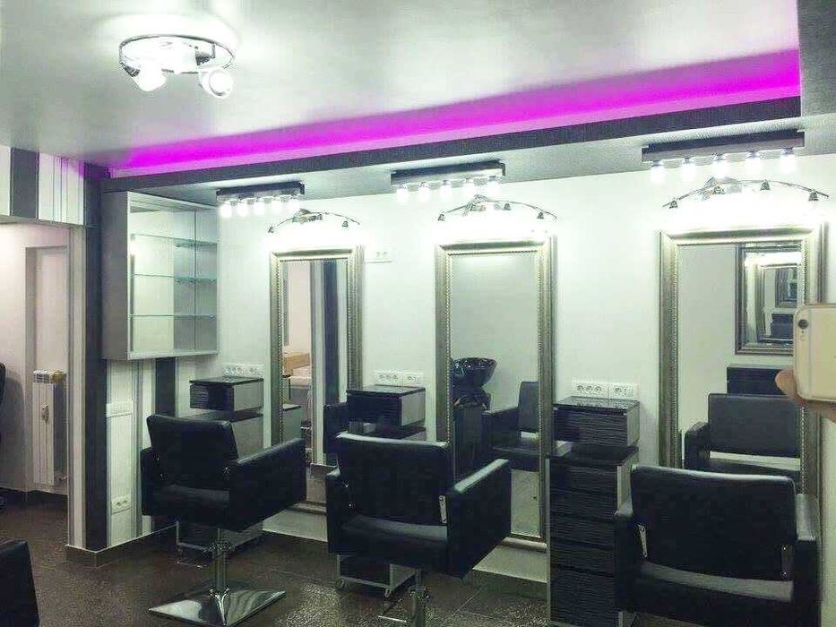 VANZARE Spatiu Comercial - Salon Infrumusetare FULL UTILAT - 28mp