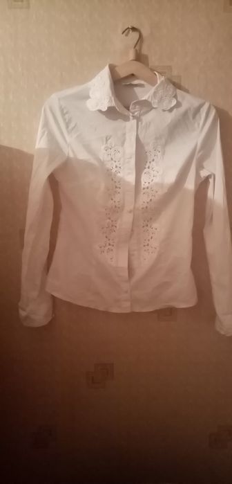 Продаётся женская одежда, на худенькую девушку.