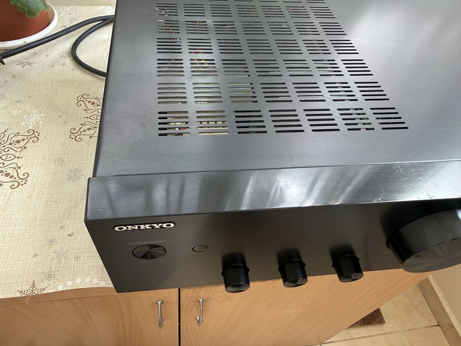 Onkyo A-9130 Стерео усилвател DAC