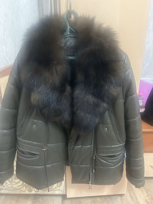 Продам куртку кожаную с воротником соболь