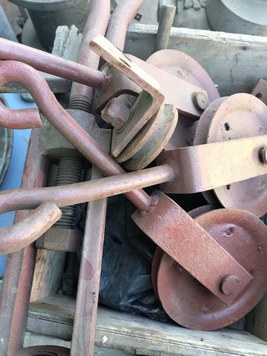 Ролик подвесной стальной