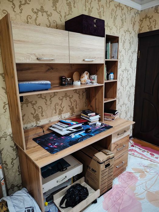Продается компьютерный стол