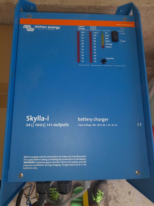 Incarcator baterie Victron  Skaylla-i 24V 100A1+1 outputs stare buna