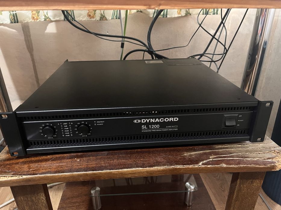 Професионален усилвател Dynacord SL1200, 2x 380W на 8 ома