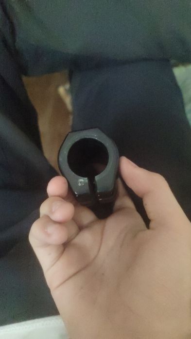 Зажим для трюкового самоката