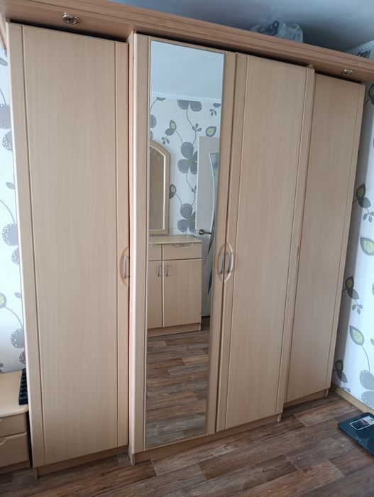 Продам спальный гарнитур б/у