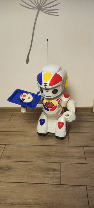 Интерактивна играчка Робот Емилио