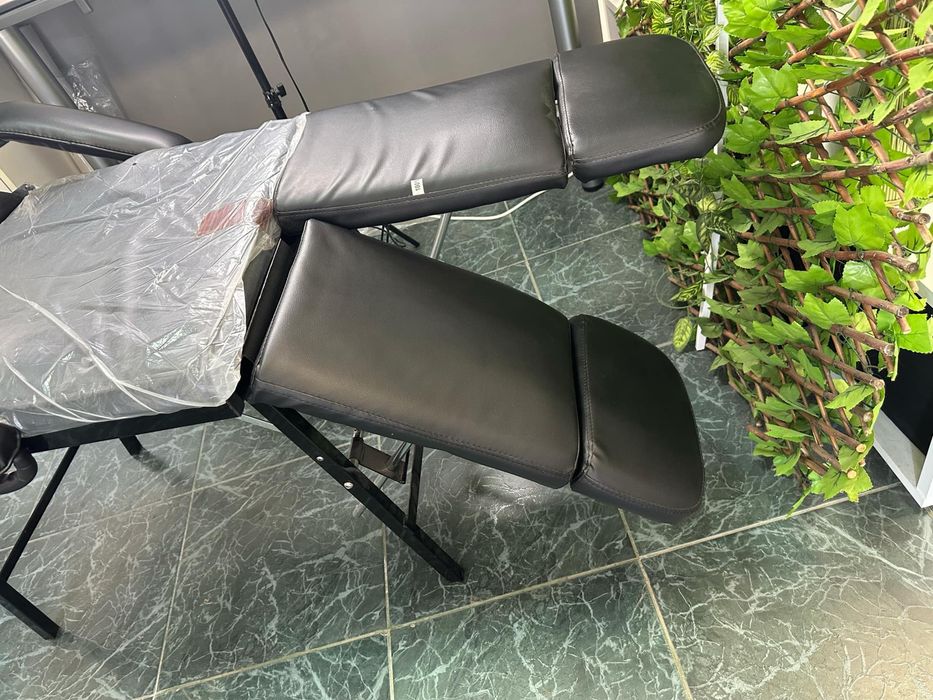 Кушетка за козметици / масажисти