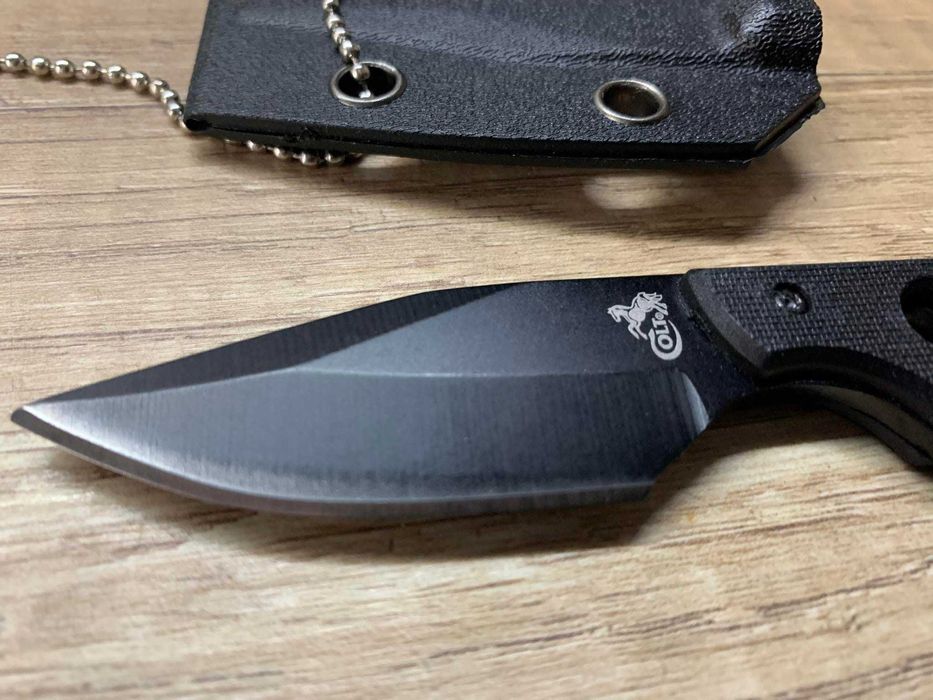 Малък здрав тактически нож удобен за носене на врата