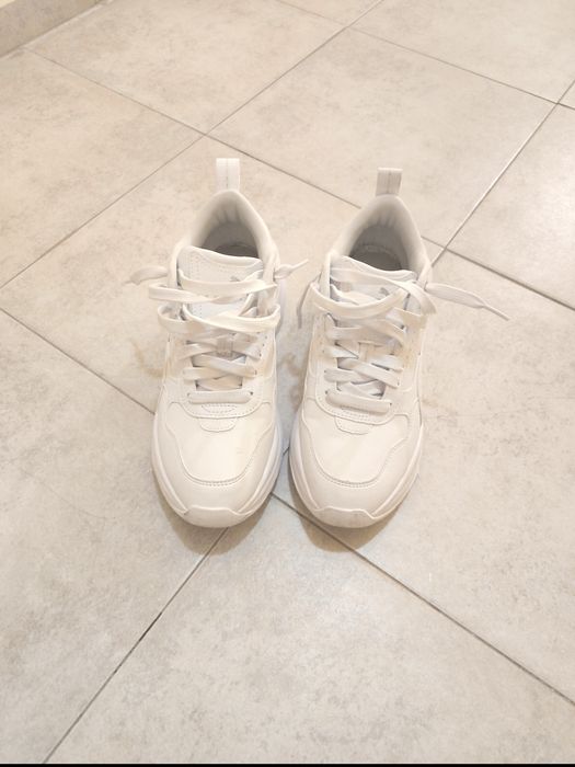 Дамски  бели маратонки PUMA