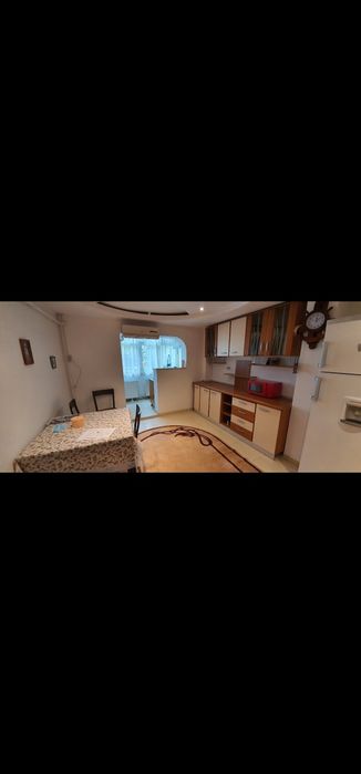 De inchiriat Apartament 3 camere decomandat