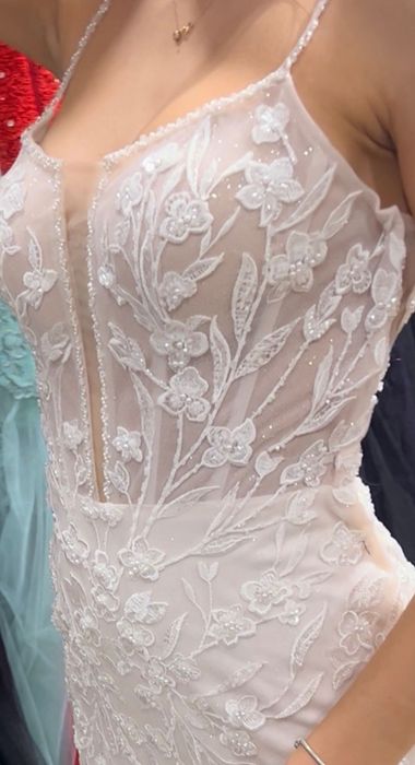 Булчинска рокля тип русалка