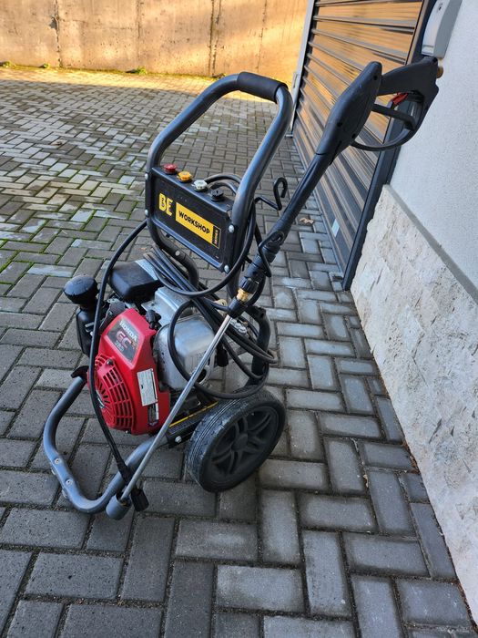 Бензинова водоструйка