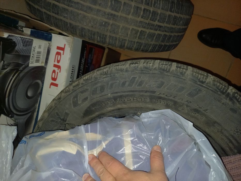 Зимние шины  195/65/15