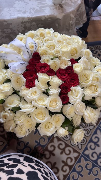 101 роза именной буквой Н