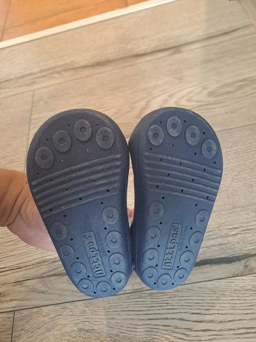 Боси пантофки. Марка Attipas. Отлично състояние. Цена 25 лв.