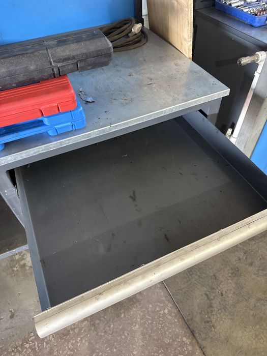 Верстак слесарный