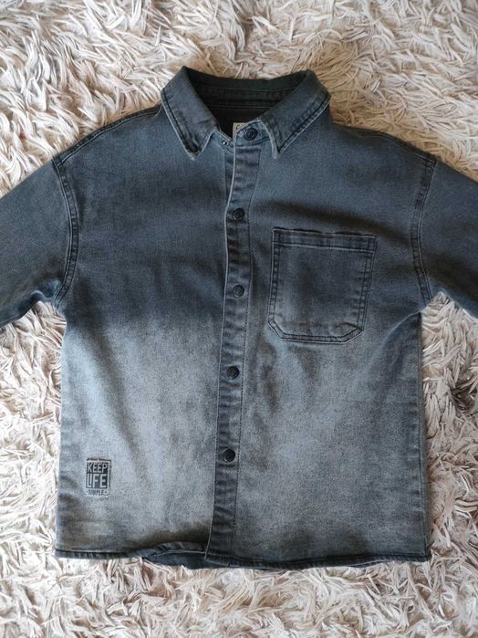 Продам стильную джинсовку на мальчика