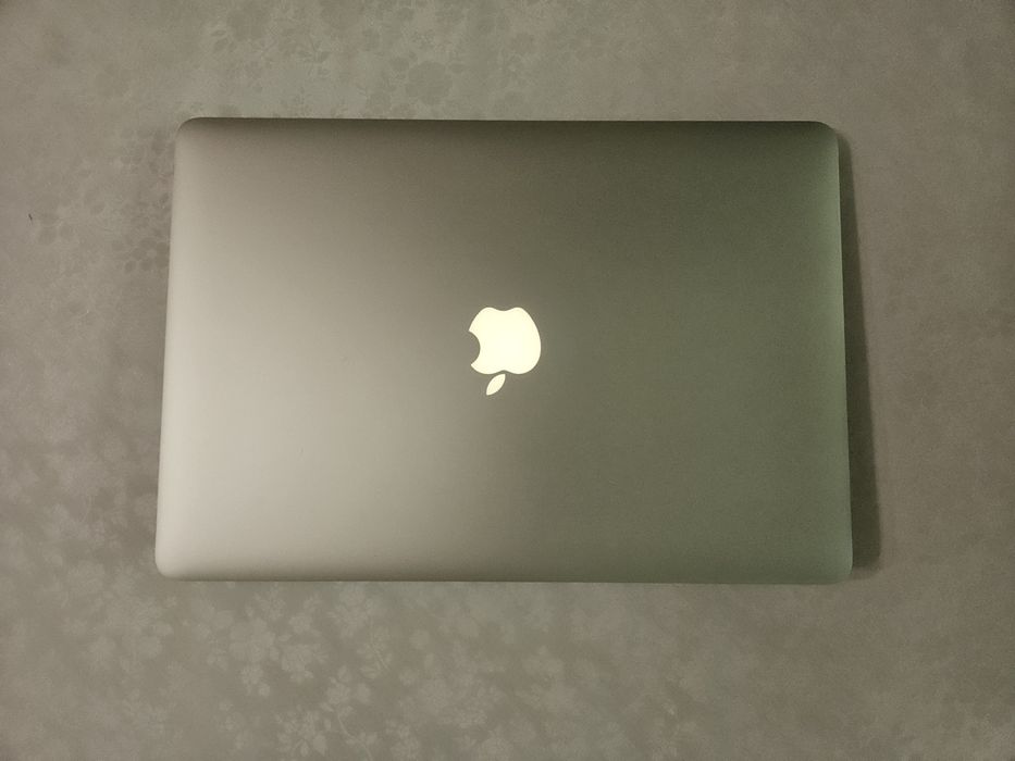 MacBook 15 pro , 2015 8/256 i7