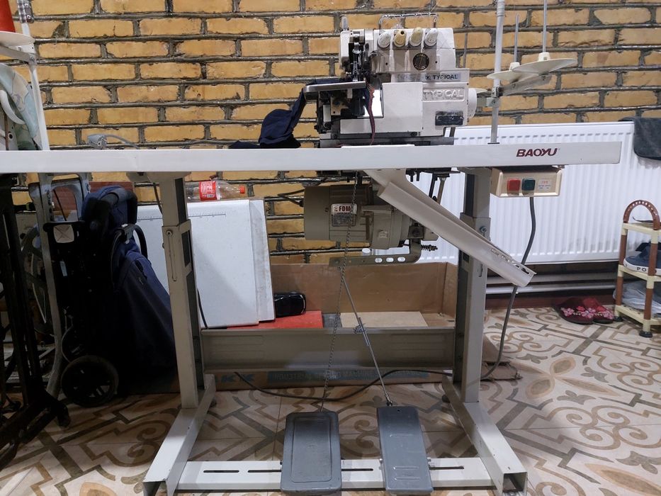 Швейная машинка оверлок