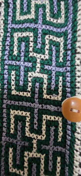 Рубашка мужская с вышивкой.