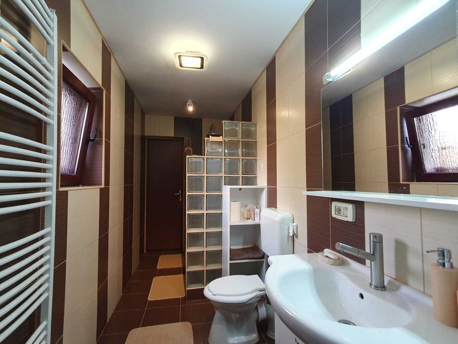 Vand apartament la casă cu curte – zonă centrală aproape de Malul Mureșului