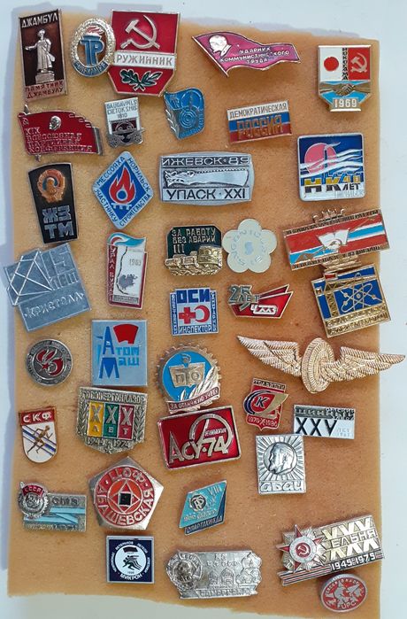 Продам значки продам