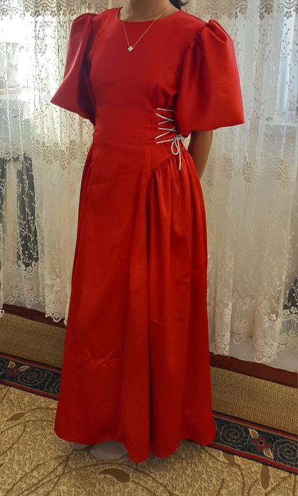 Тойға арналған қызыл көйлек