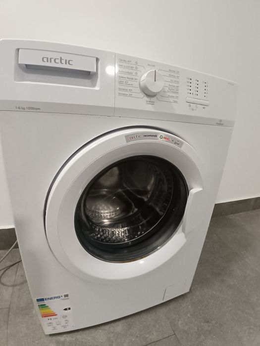 Mașina de spălat rufe Arctic