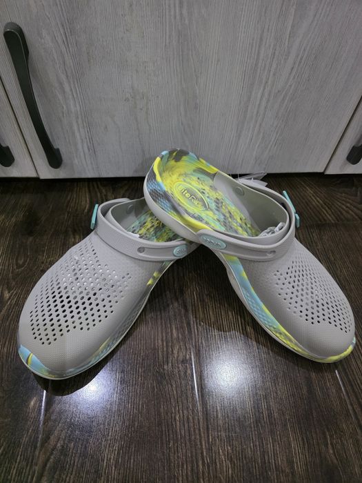 Продаются crocs новые