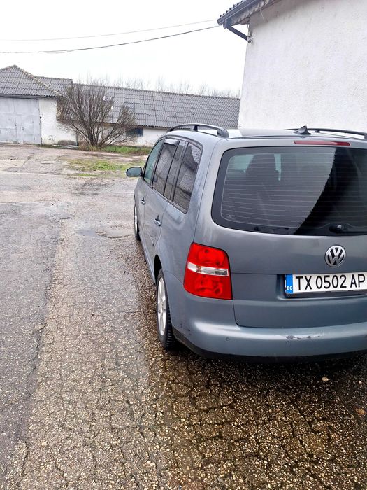 Продавам Volkswagen Tauran.