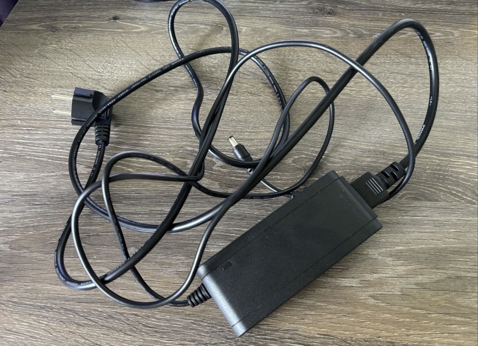 Alimentator Elementech Au-799 NOU Incarcator 4A 48W Sursa Universala