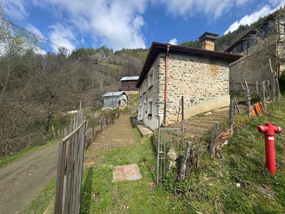 Къща в село Аламовци, Златоград
