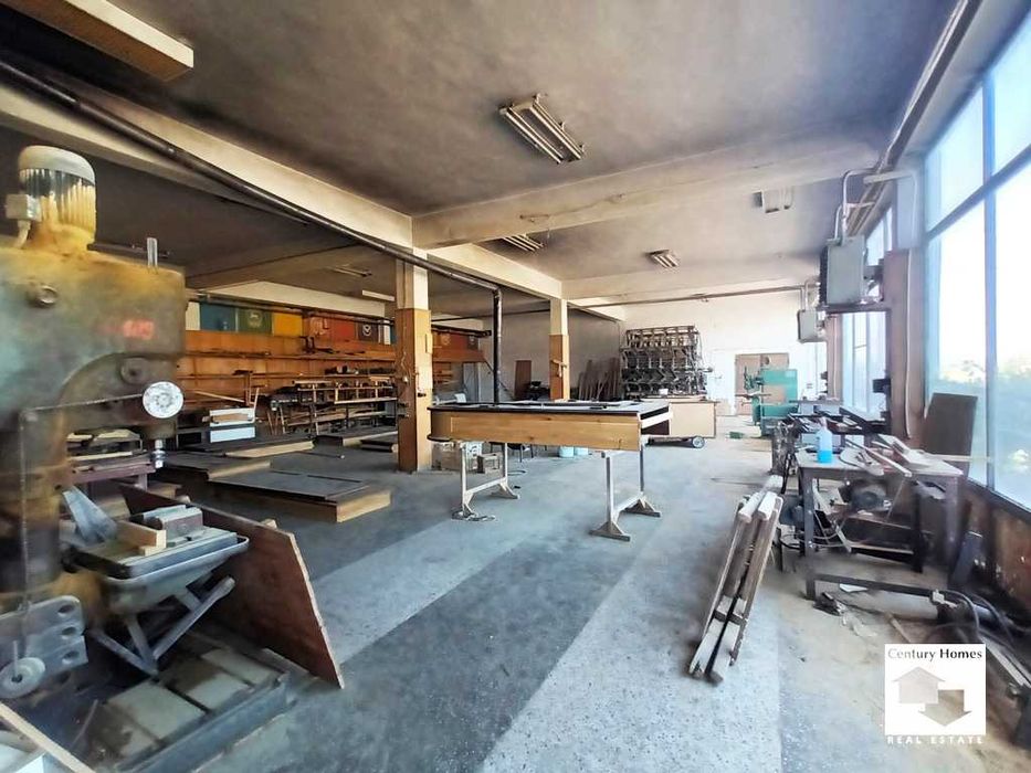 116280 Голяма промишлена сграда, със собствен парцел, за продажба в с. Велчево, само на 15 км. от Велико Търново
