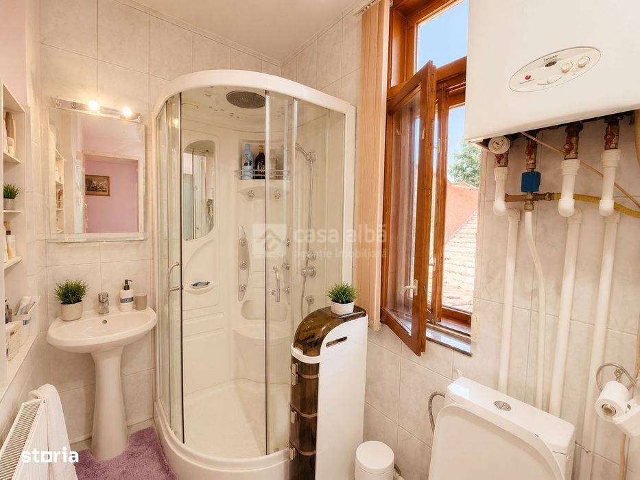 Copou - Exclusive, casa Demisol + Parter cu 2 camere, vanzare expres