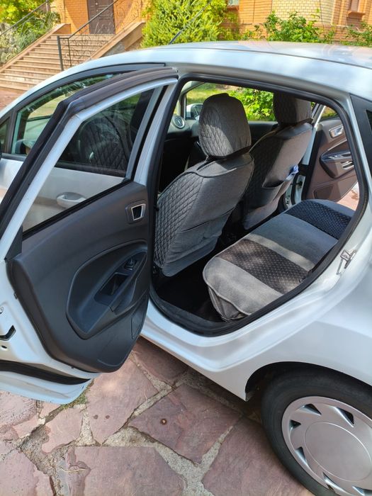 Автомобиль Ford Fiesta
