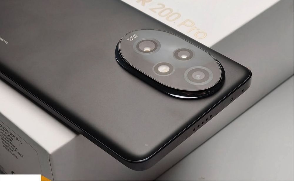 Honor 200 PRO • 12 GB RAM • 512 GB Memorie