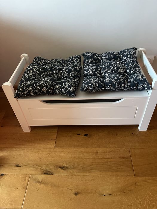 Comoda cu spatiu de depozitare