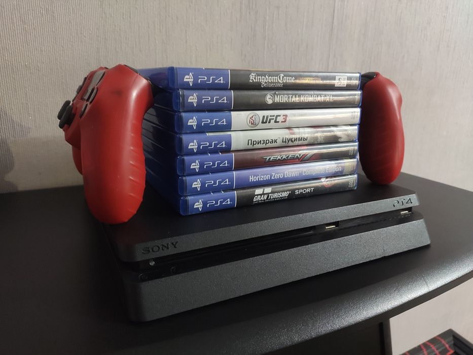 Ps4 slim в хорошем состоянии