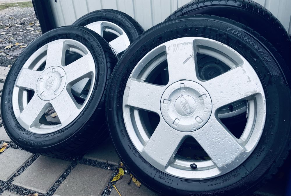 Vând set cauciucuri cu jante