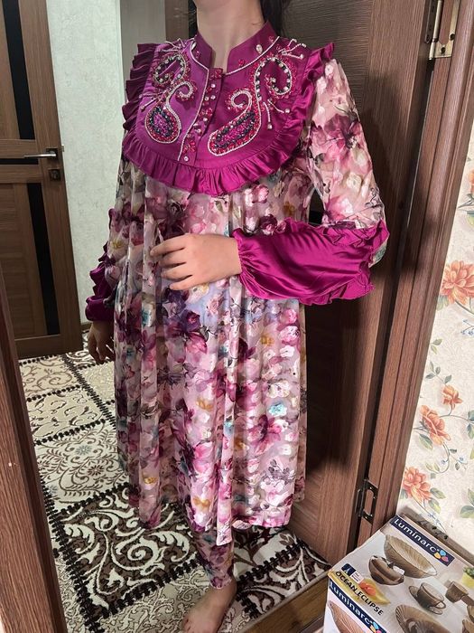 Келинчаклар учун куйлаклар. Холати яхши , бир-биридан чиройли, 46-48.