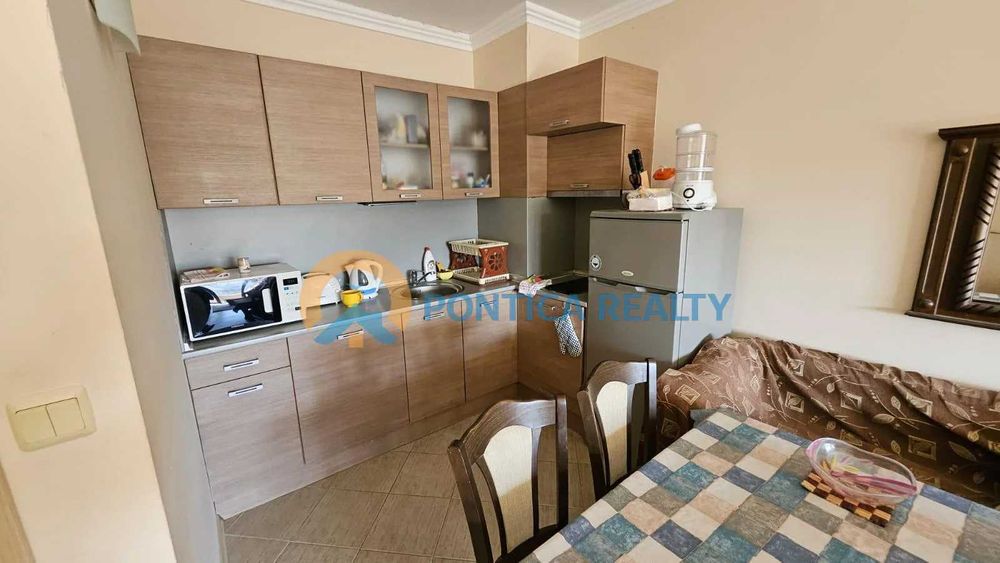 Предлагаме светъл и просторен двустаен апартамент в престижния комплекс Реджина Маре