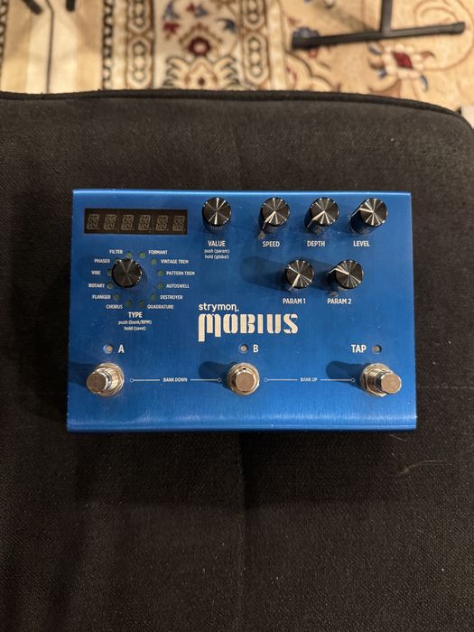 Педаль эффектов для гитары Strymon Mobius