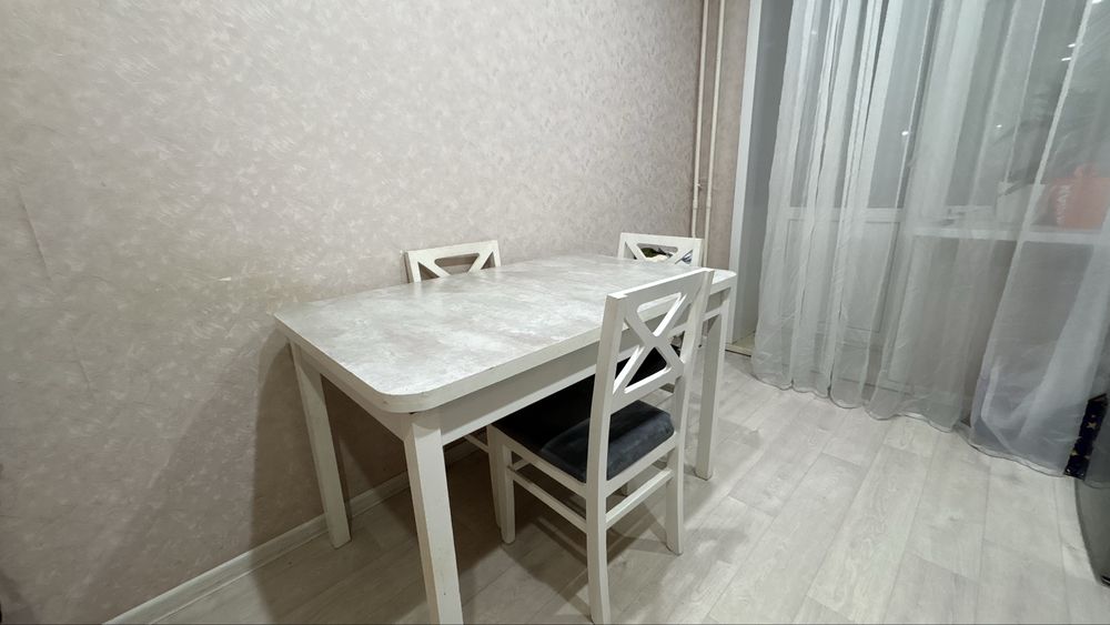 Продам стол со стульями